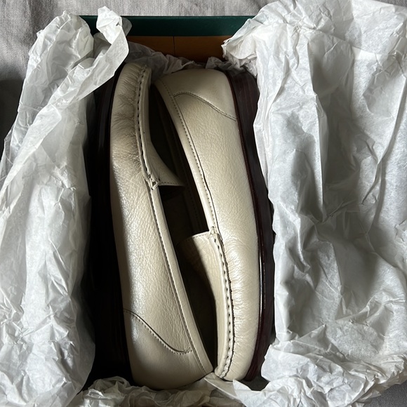 SAS White Pearl Leather Loafer Size 8 NARROW - Picture 4 of 8